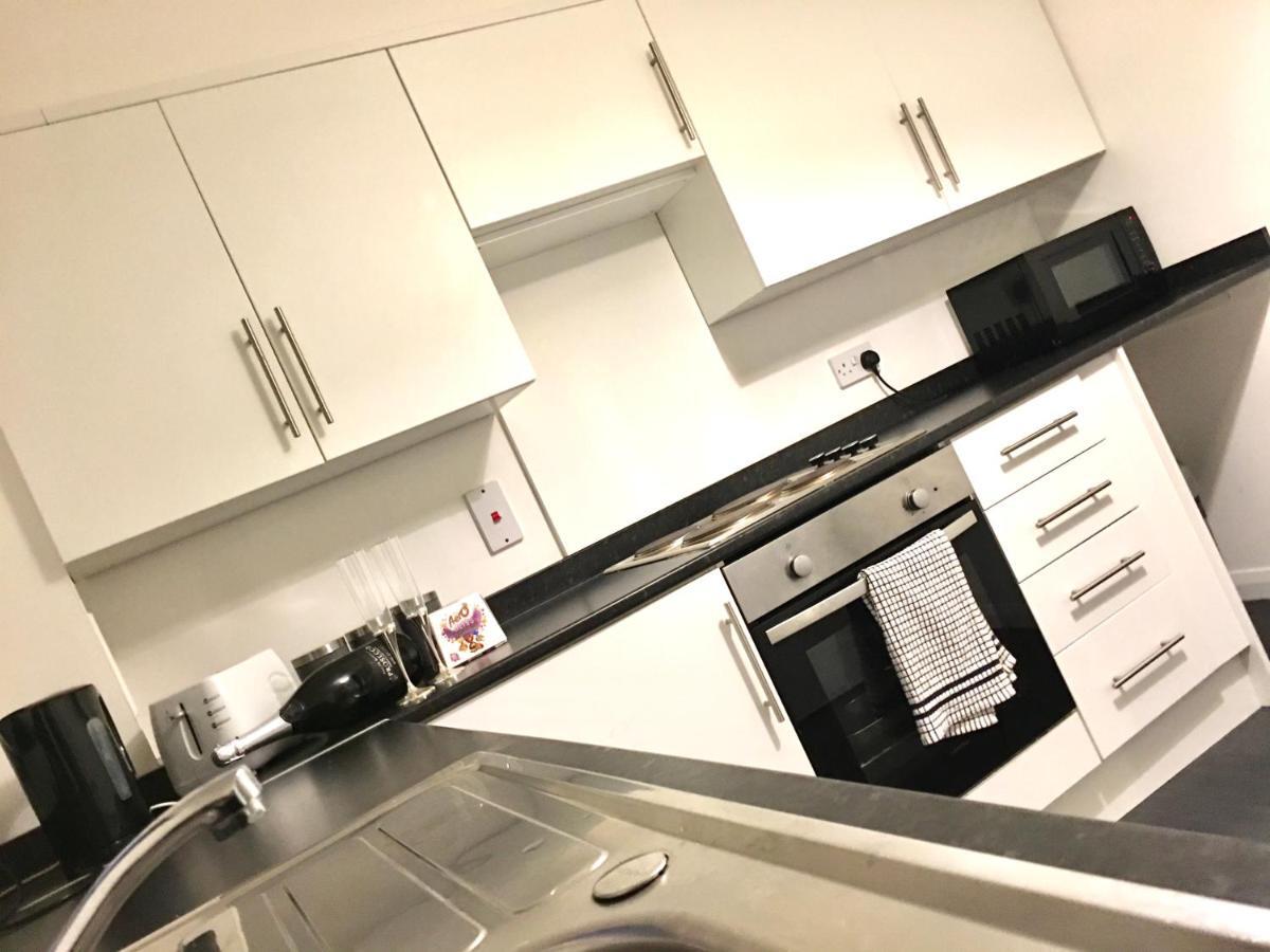 Central Spacious 2 Bedroom By Union Square Free Parking Aberdeen Esterno foto