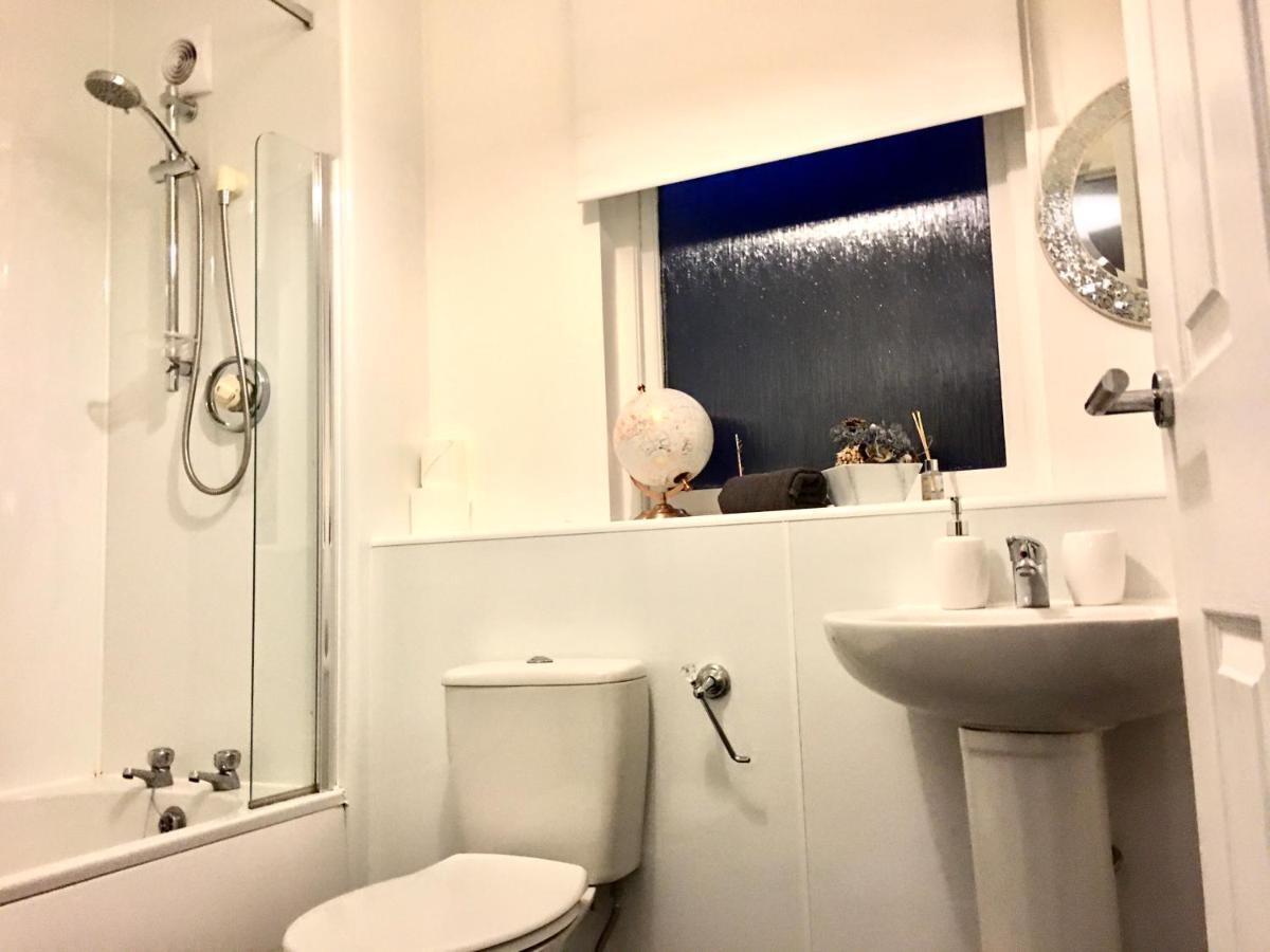 Central Spacious 2 Bedroom By Union Square Free Parking Aberdeen Esterno foto